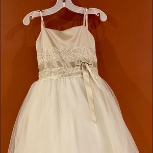 Girls flower girl dress